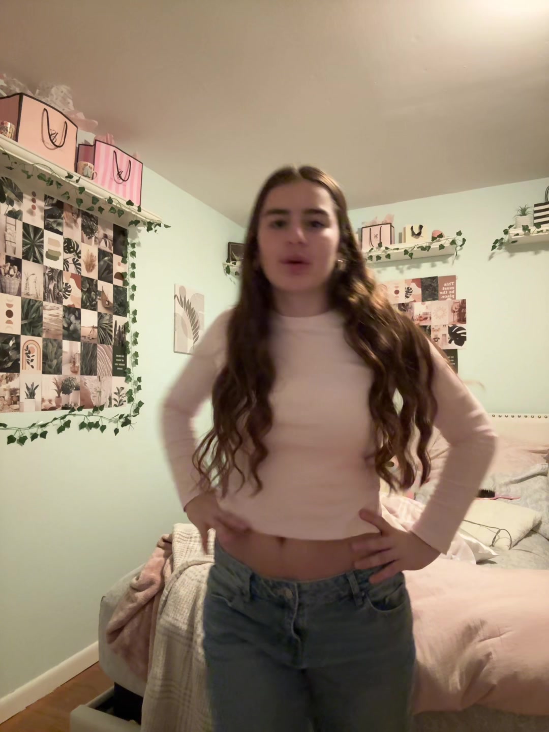 @Ava Violet