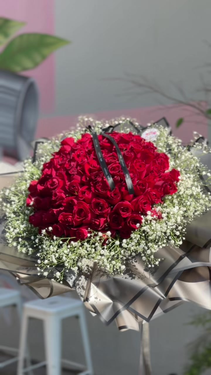 @Bloomsbyzn&bull;Durban florist