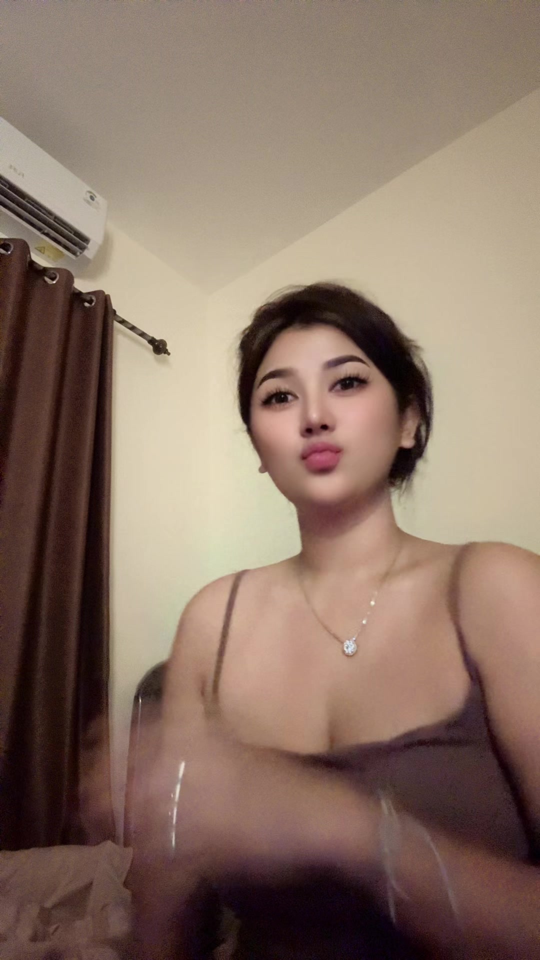 @Dhilalala