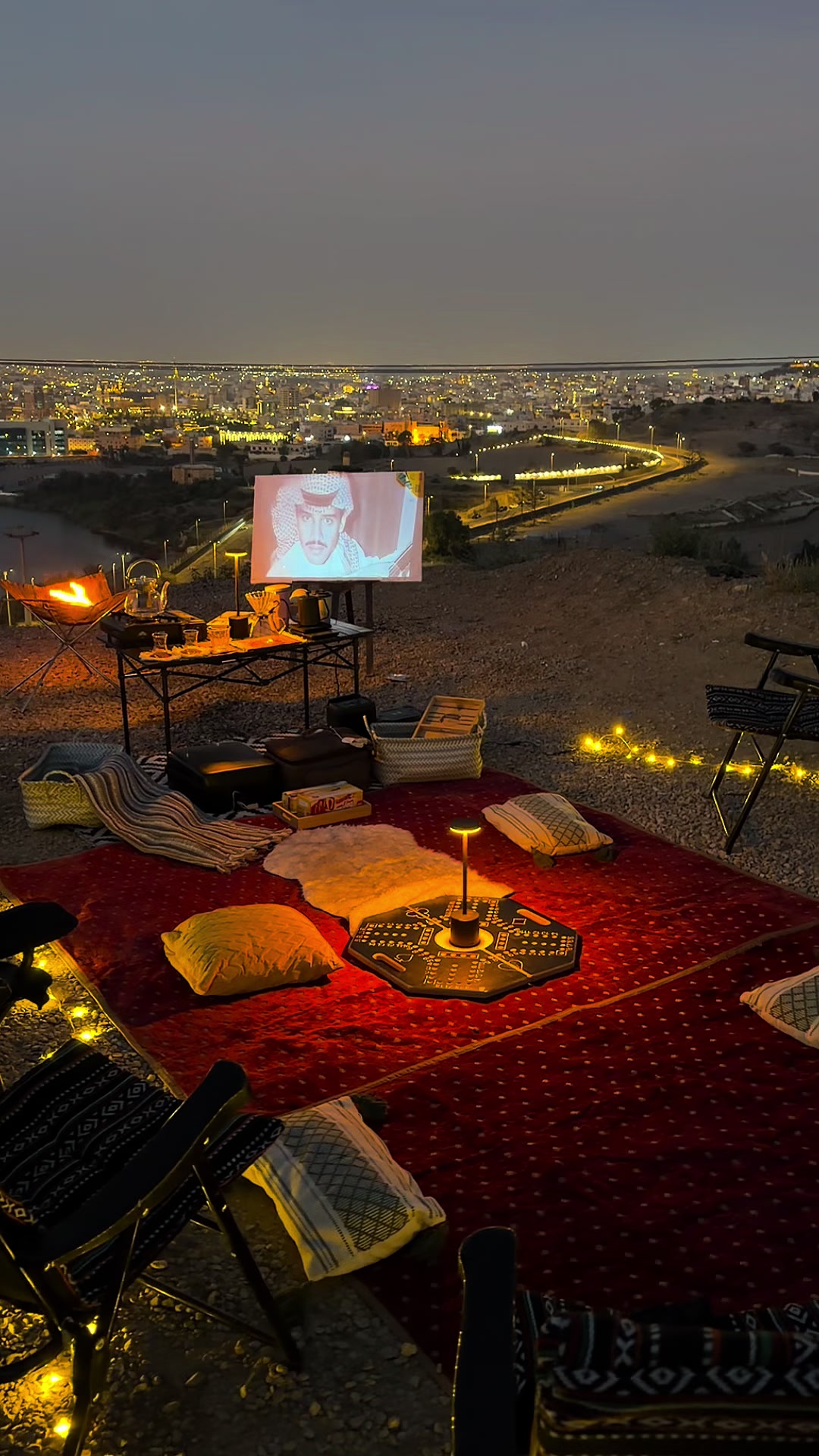 @جلسه وقمرا ⛺️🌌