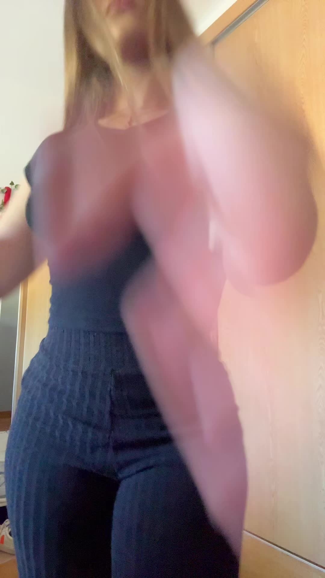 @zoeegomeezz_