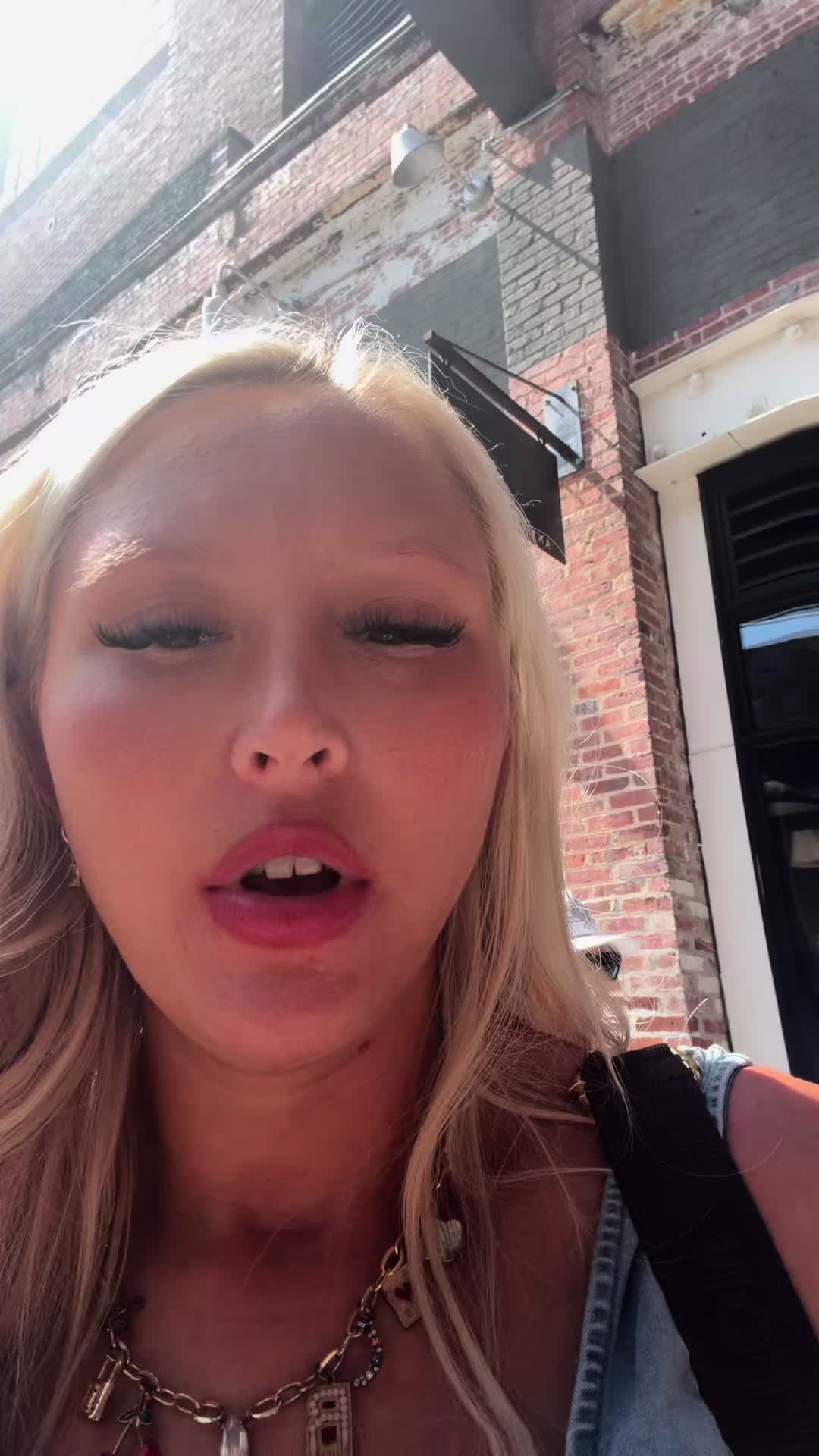@Christian Nicole ๐