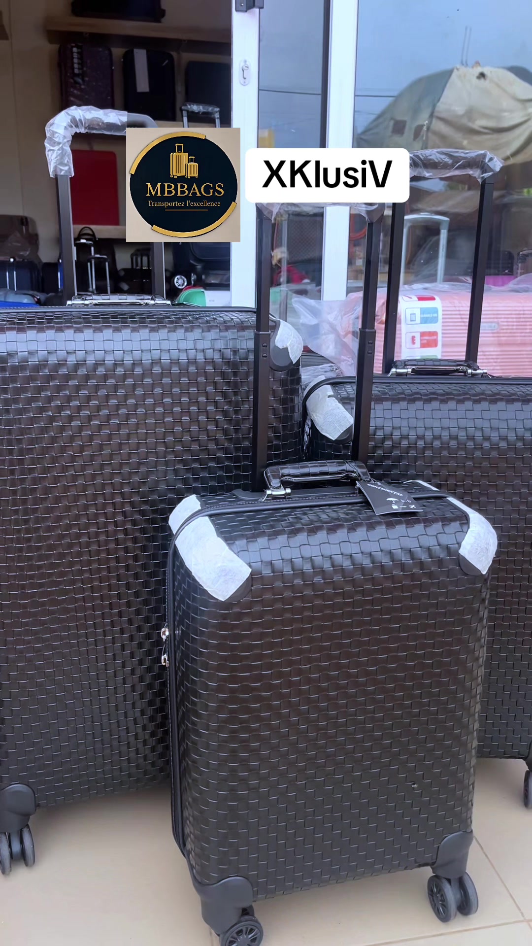 @Vendeur de valises &agrave; lom&eacute;
