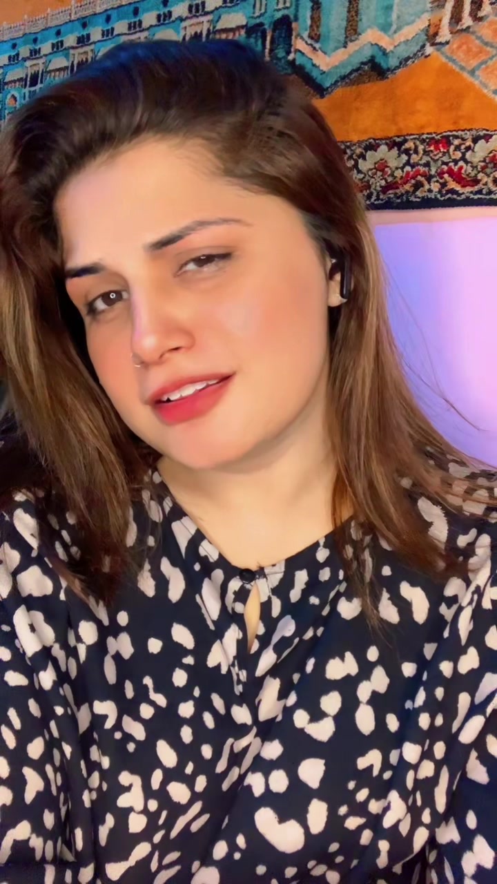 @AshU🦋mAliK