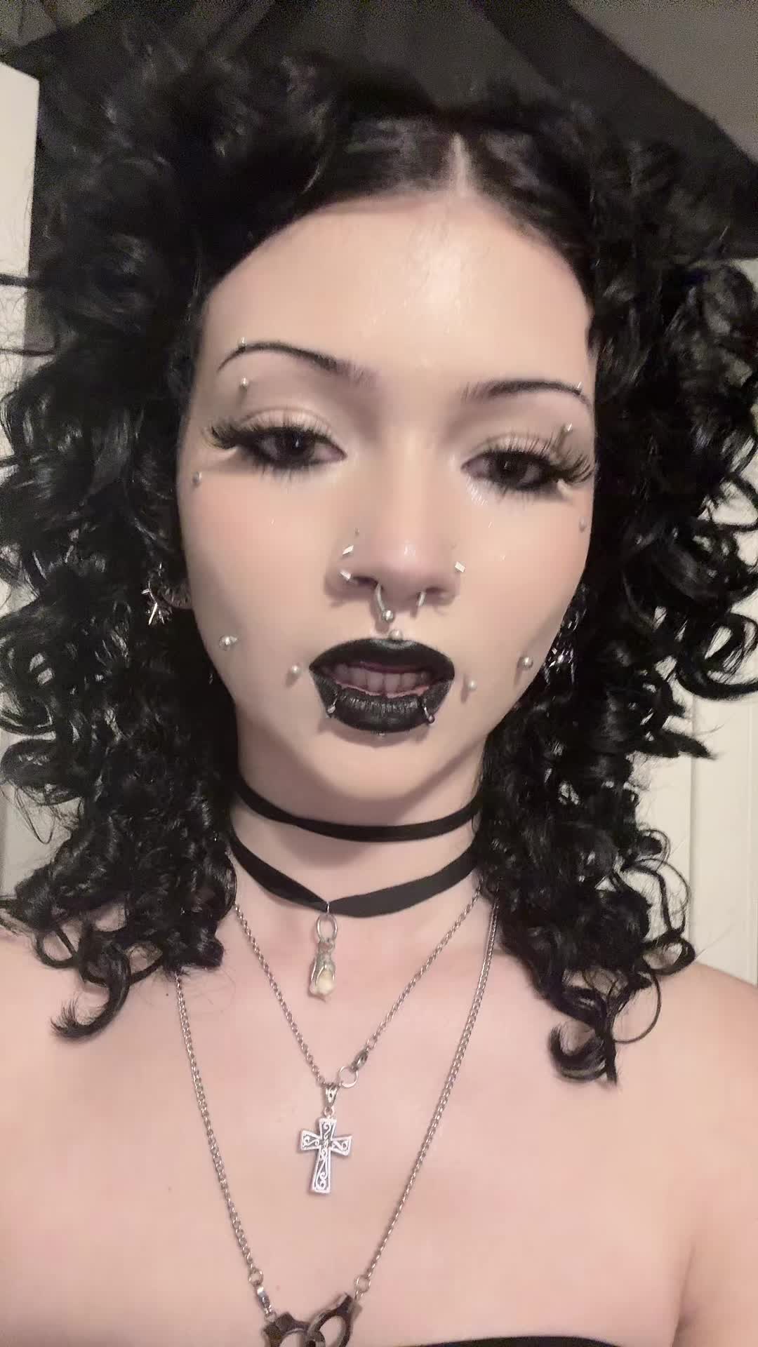 @miss.porcelain_