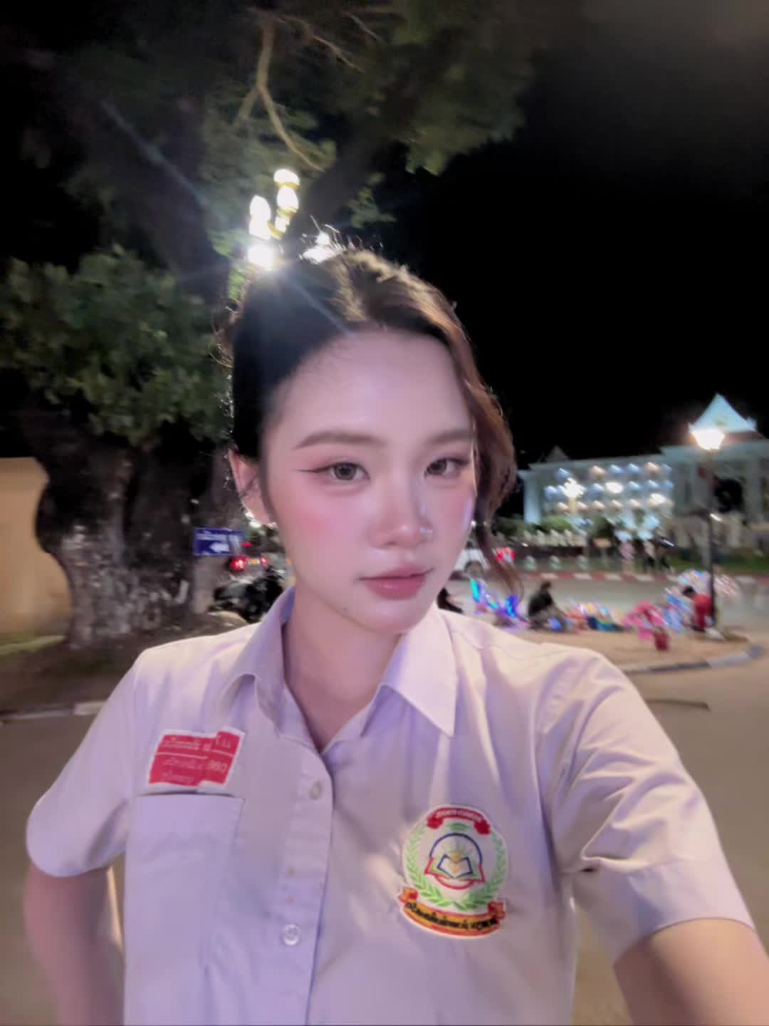 @ລາດີ້