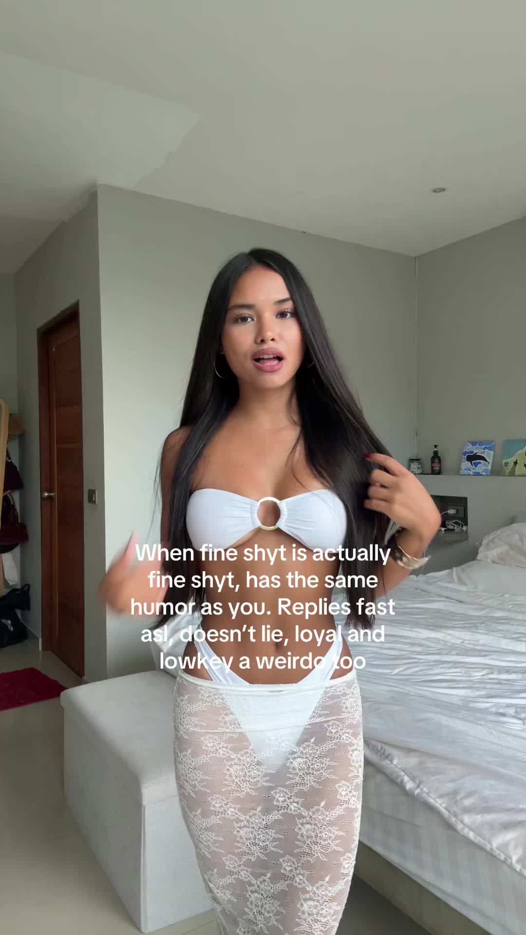 @larafromthailand