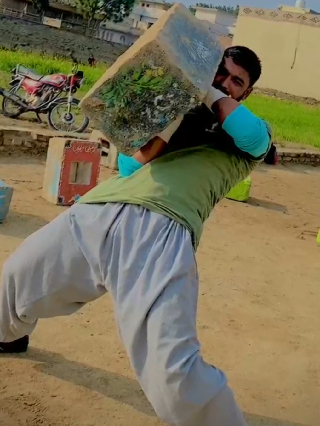 @پہلوان راجہ ذیشان(دینہ)