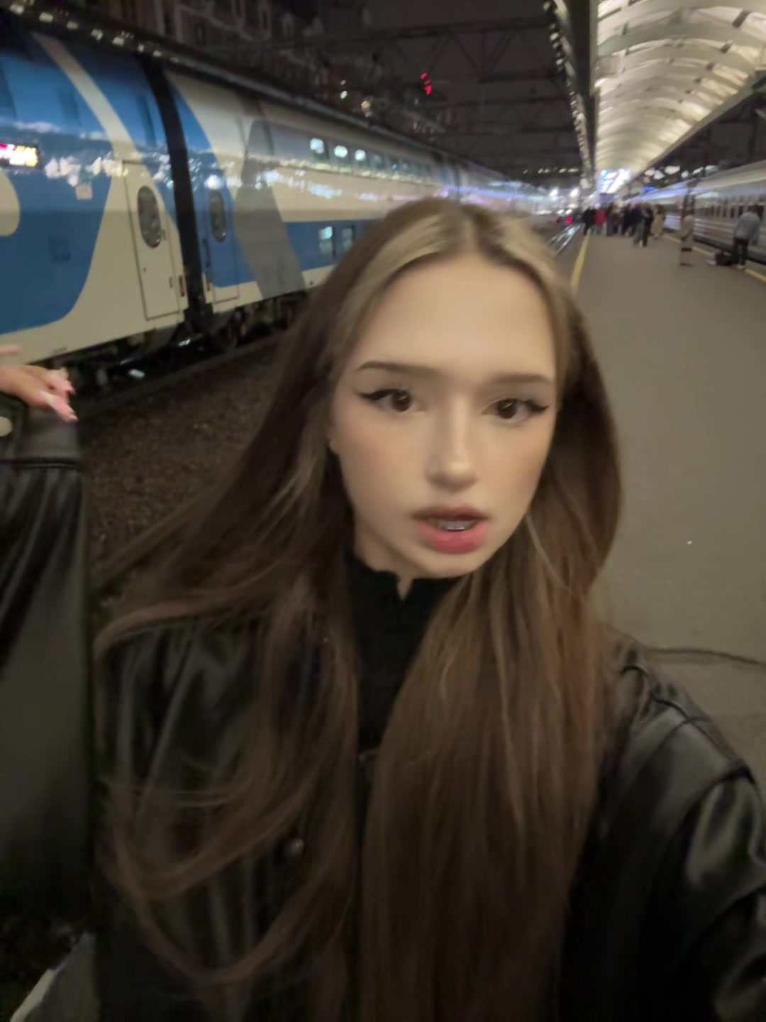 @Пчела