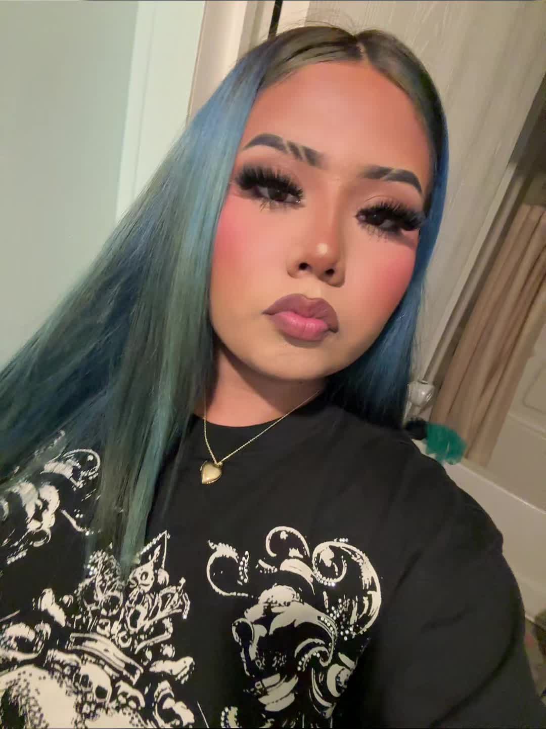 @️ ️
