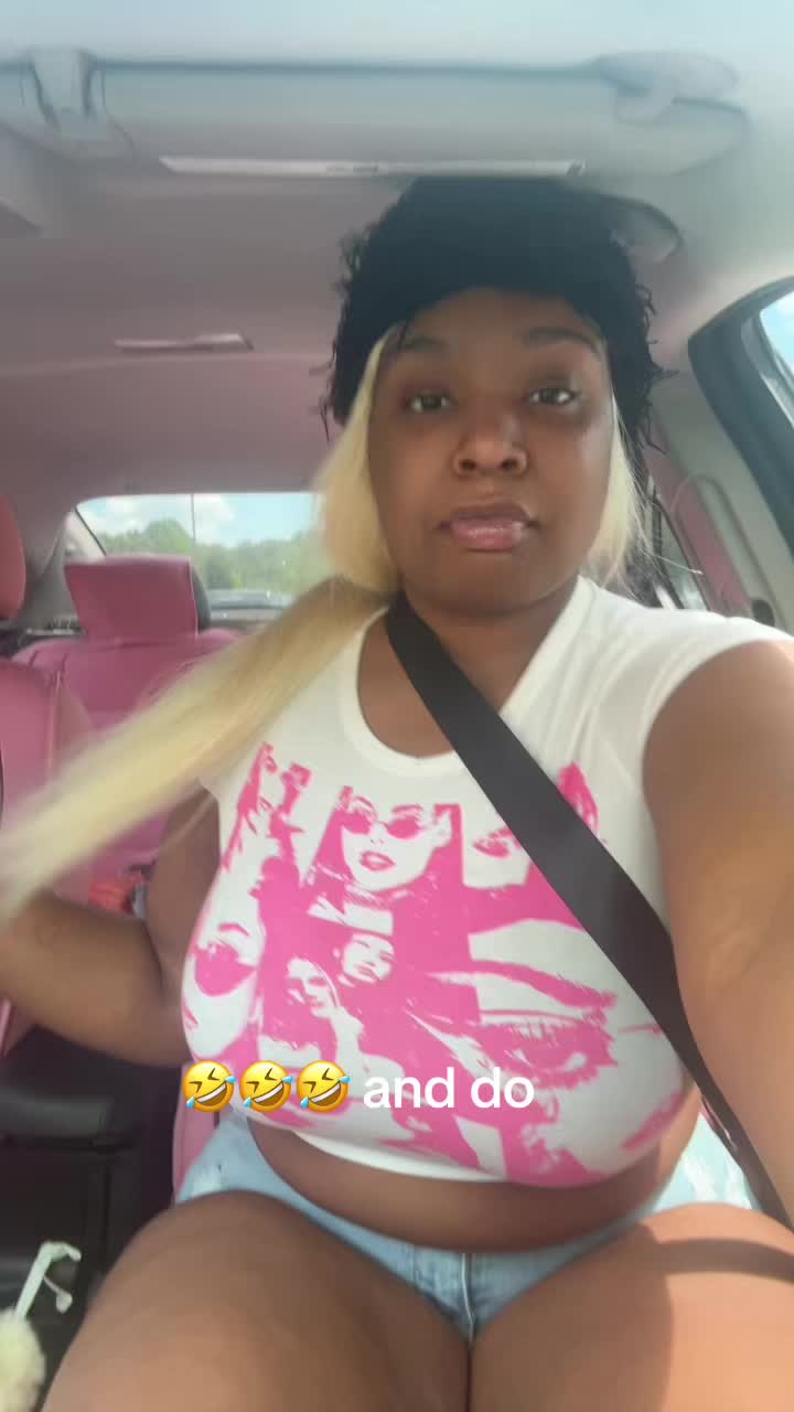 @Prettylil_ayanna15