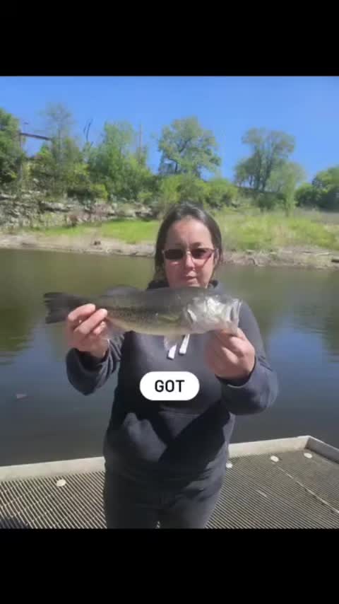 @FishinSinDerElla