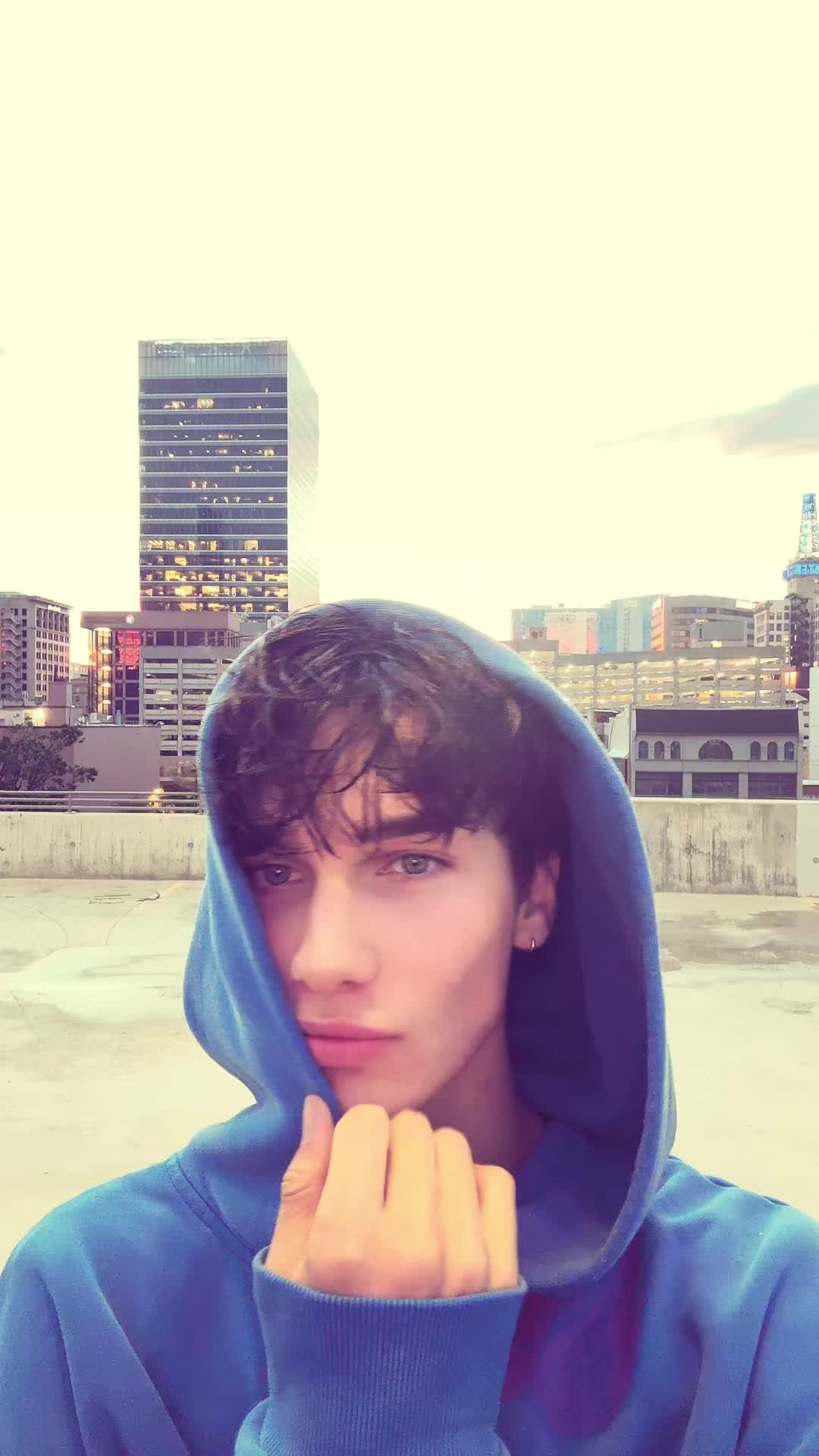 @Bj