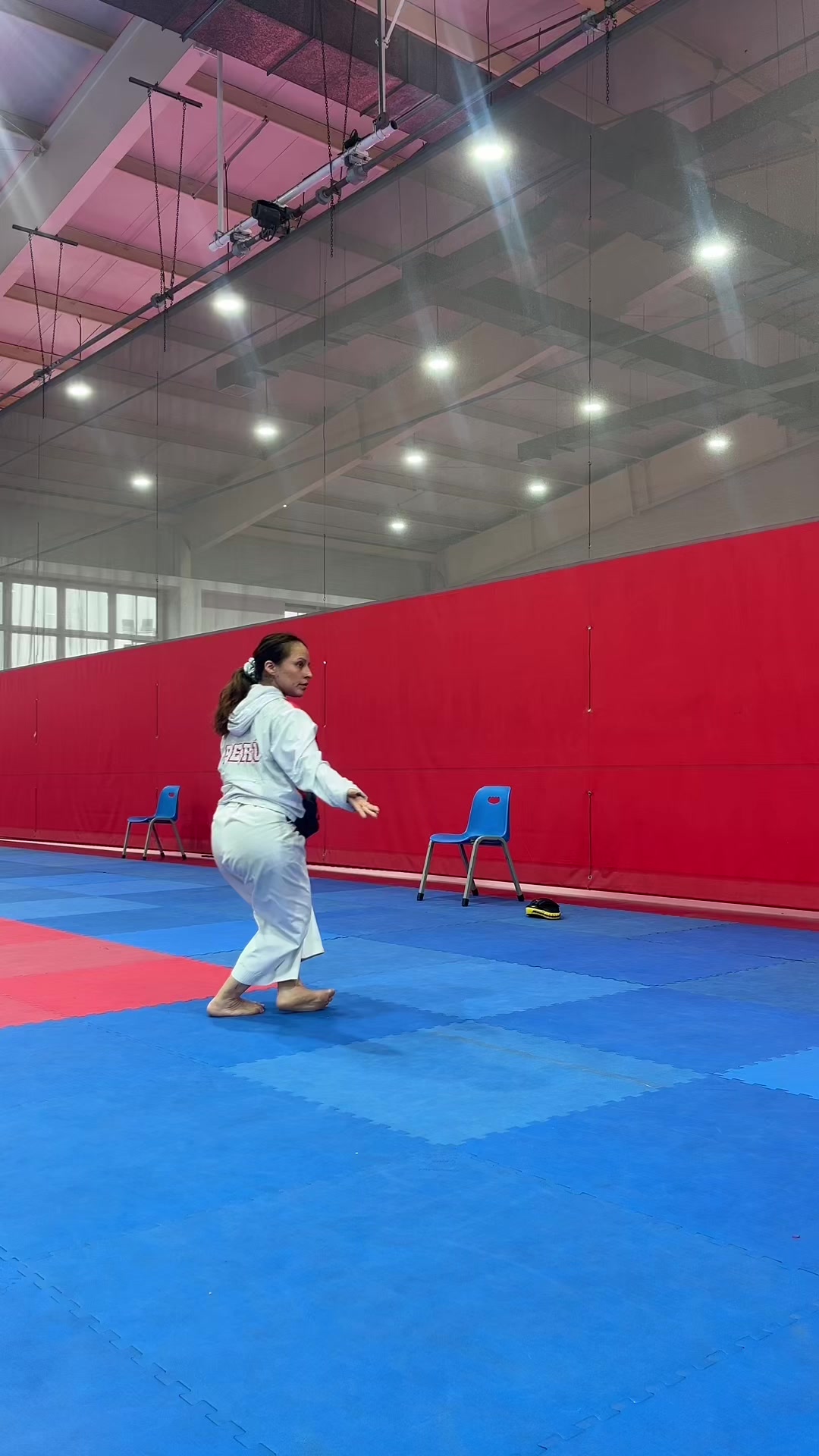 @Chica karateka Shotokan