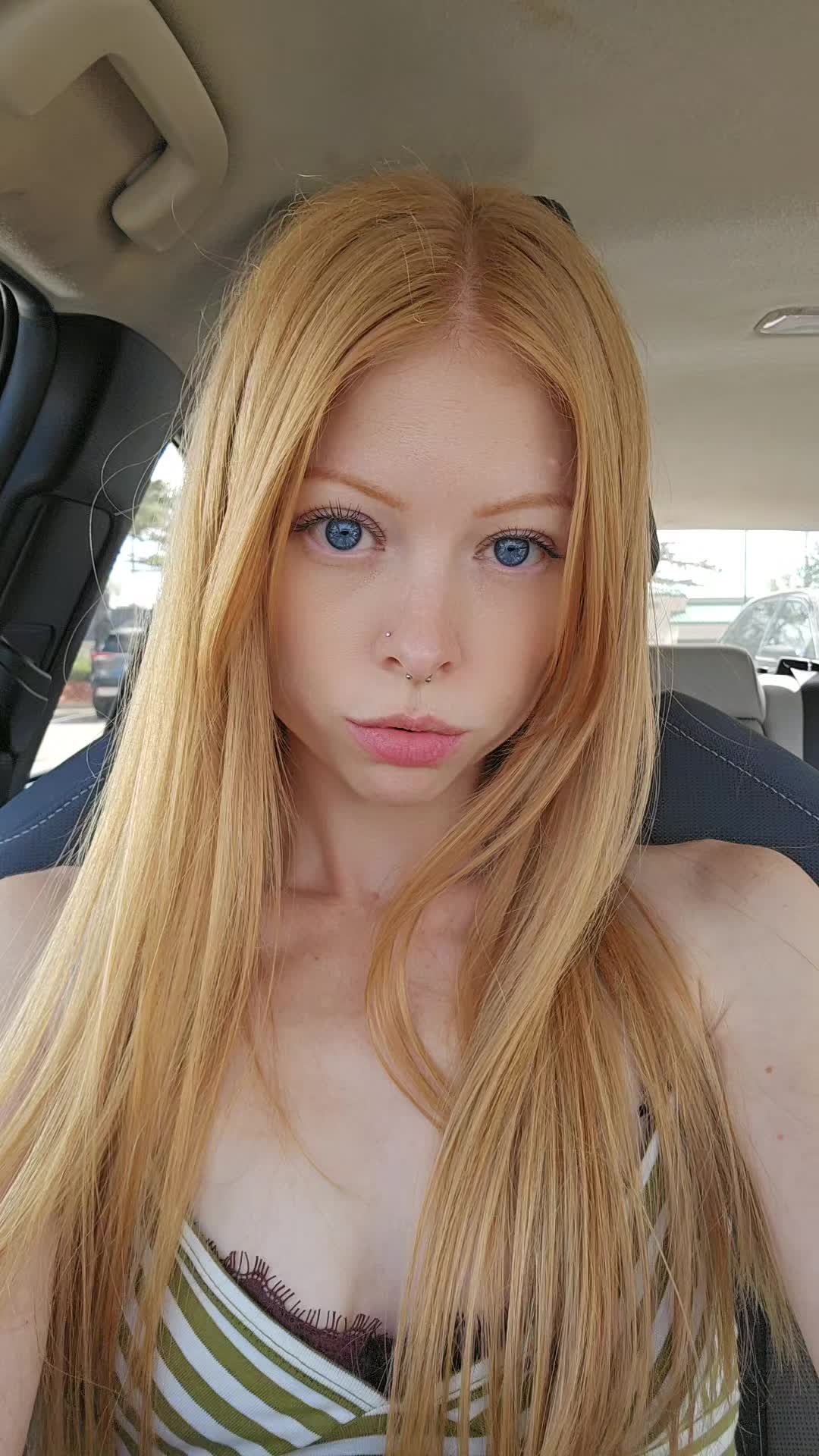 @𝓛𝓪𝓻𝓲𝓼𝓼𝓪
