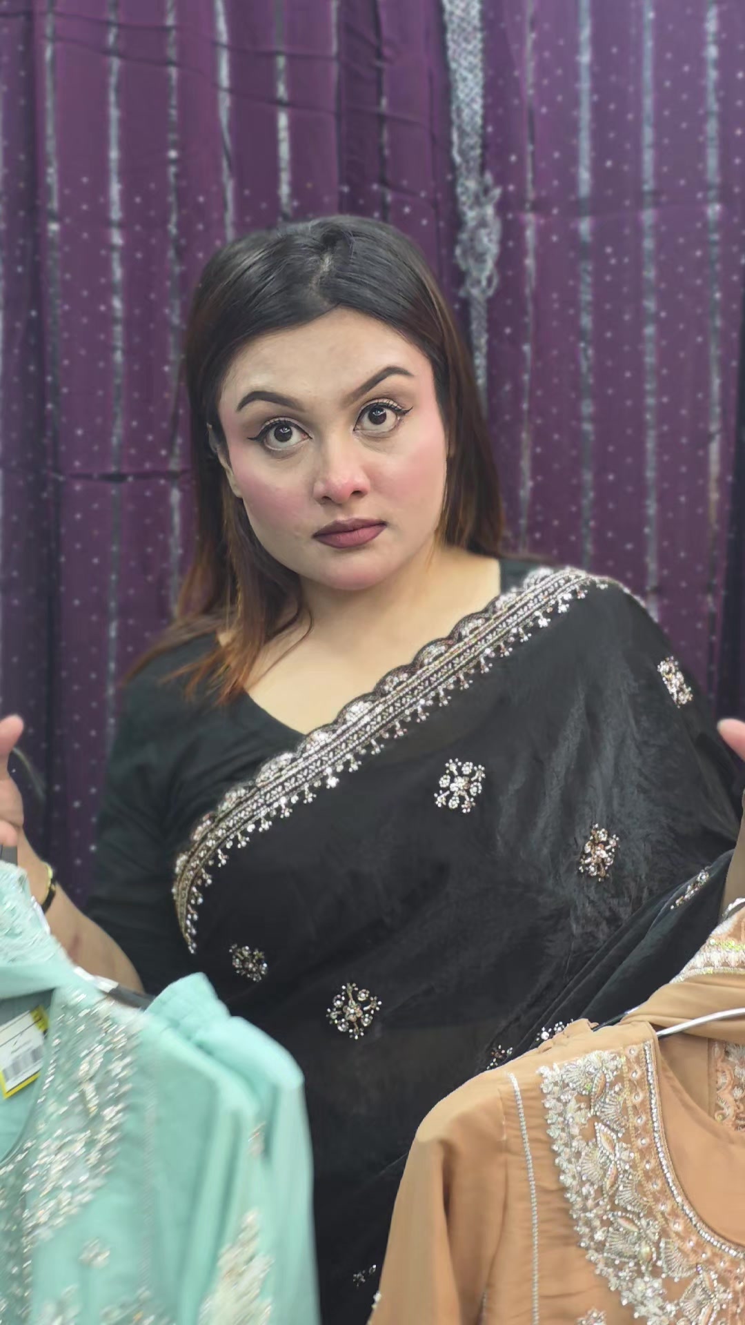 @Ma Moni Sharee Ghor 👸