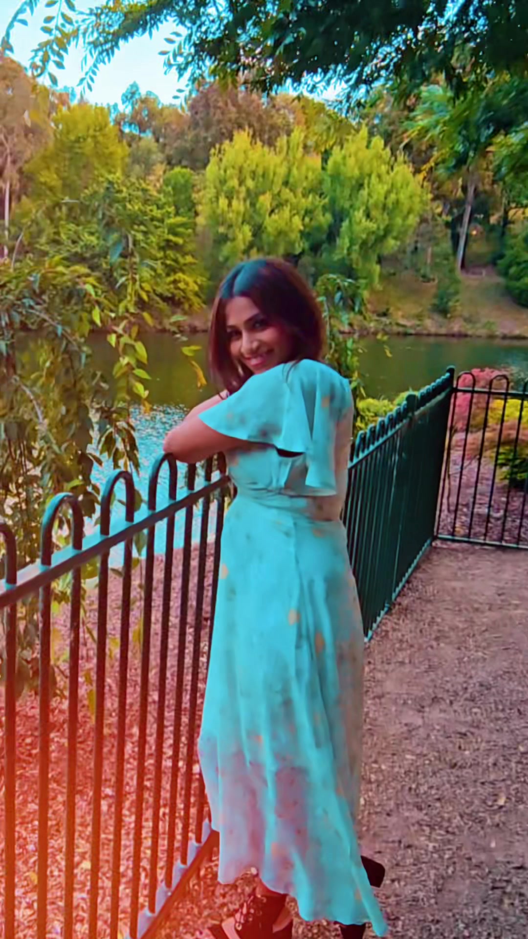 @tamilponnuvibes