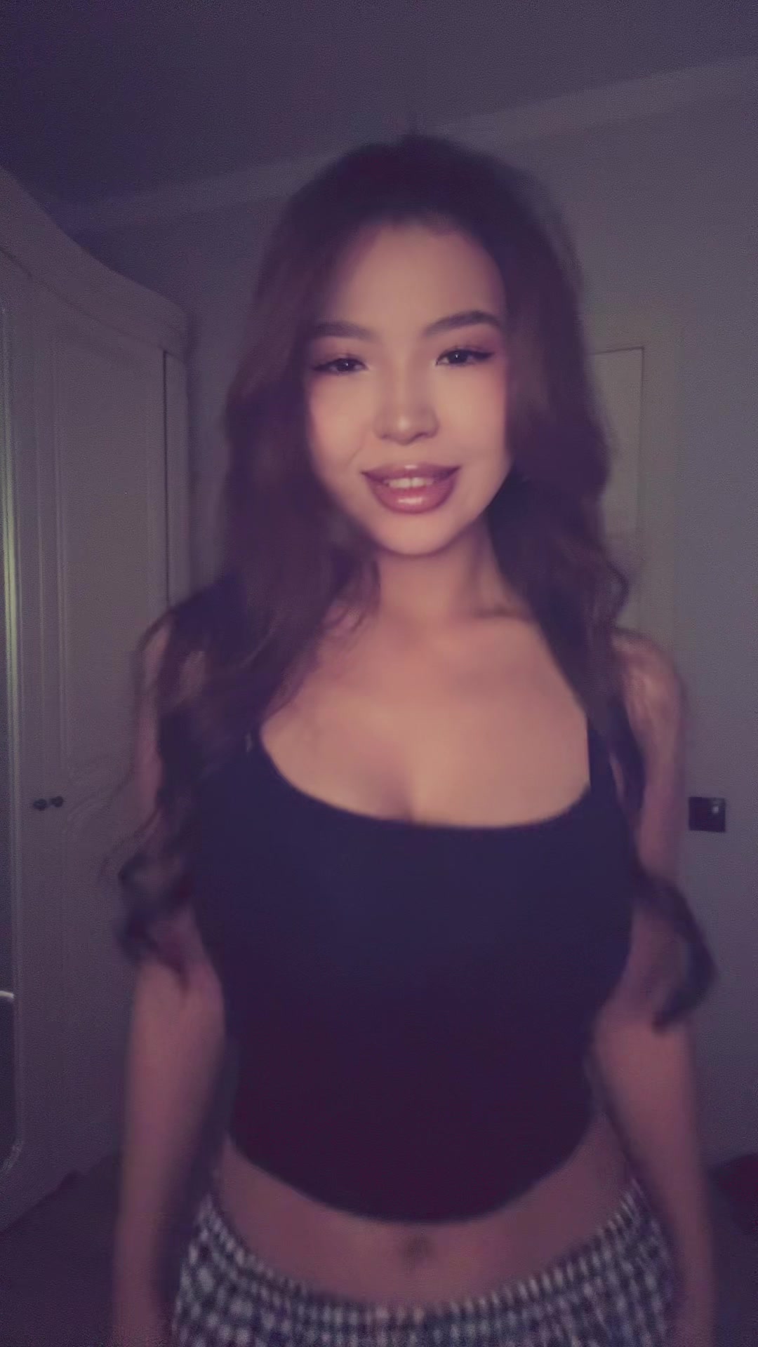 @R🫦