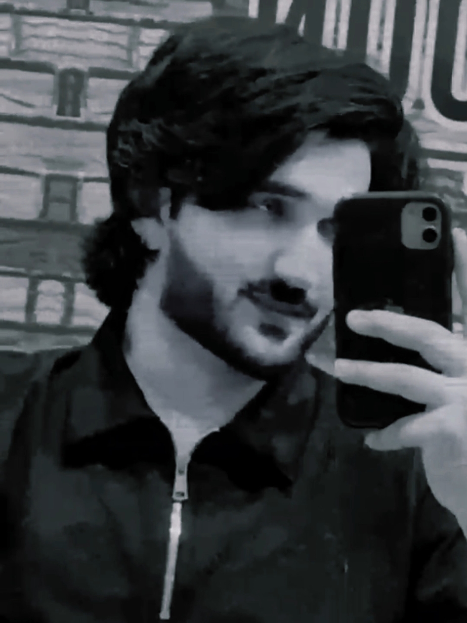 @اجنبی سہ لڑکا😷