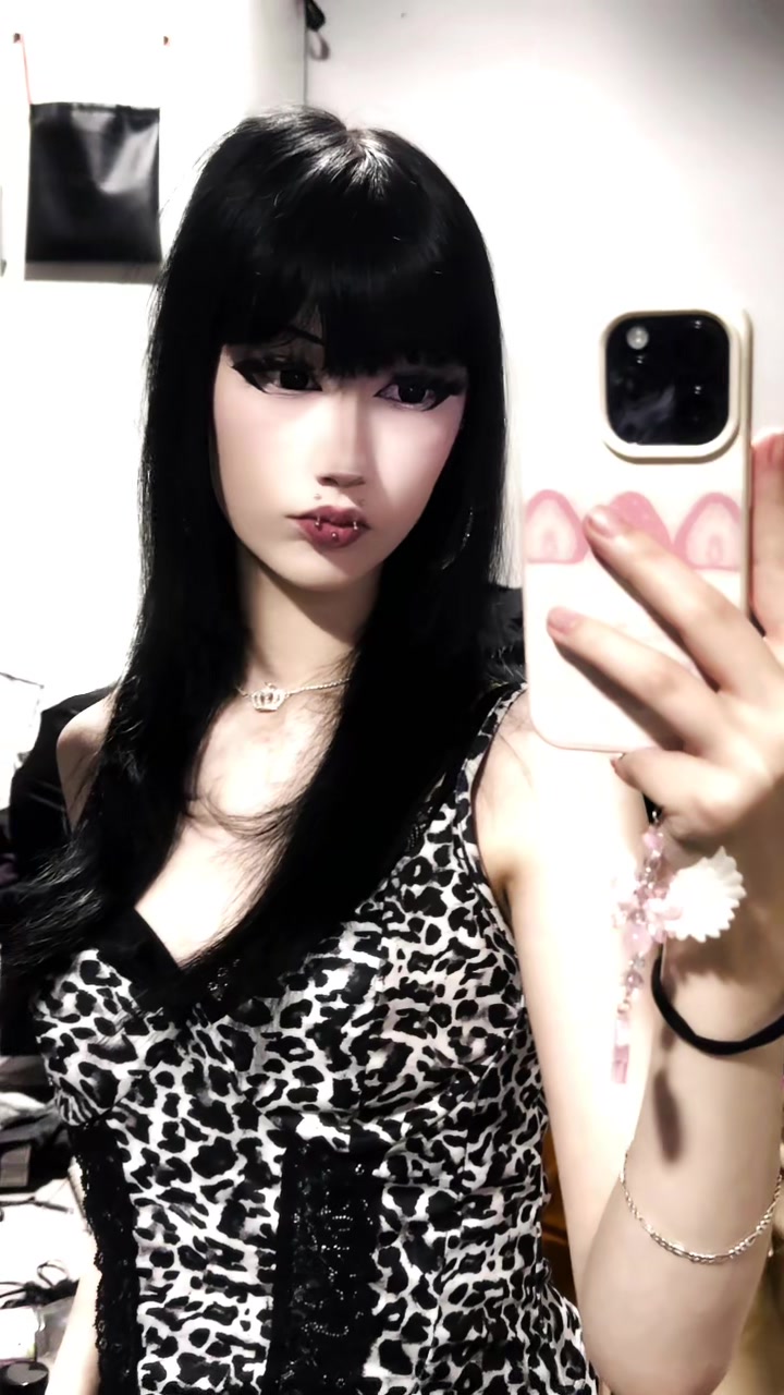 @๐๐ง๐ง๐๐ชฝ