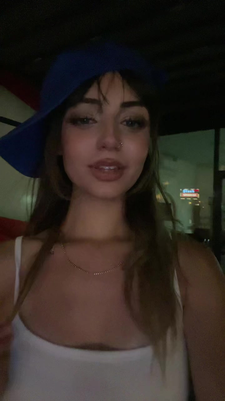 @adelinaskim