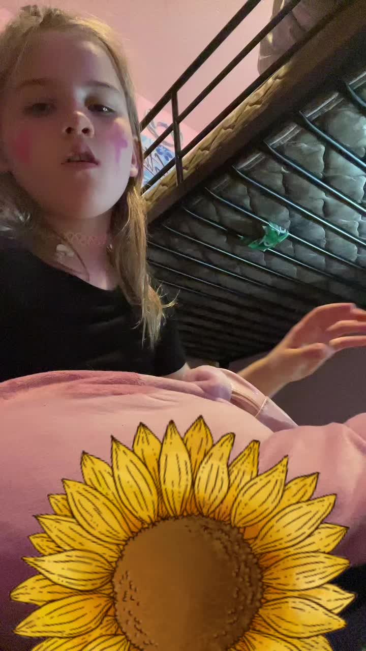 @elayna kukula