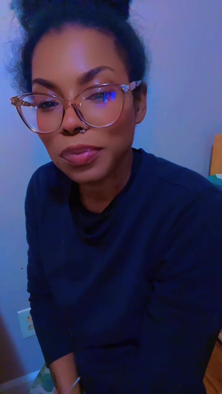@Sherena_Capri