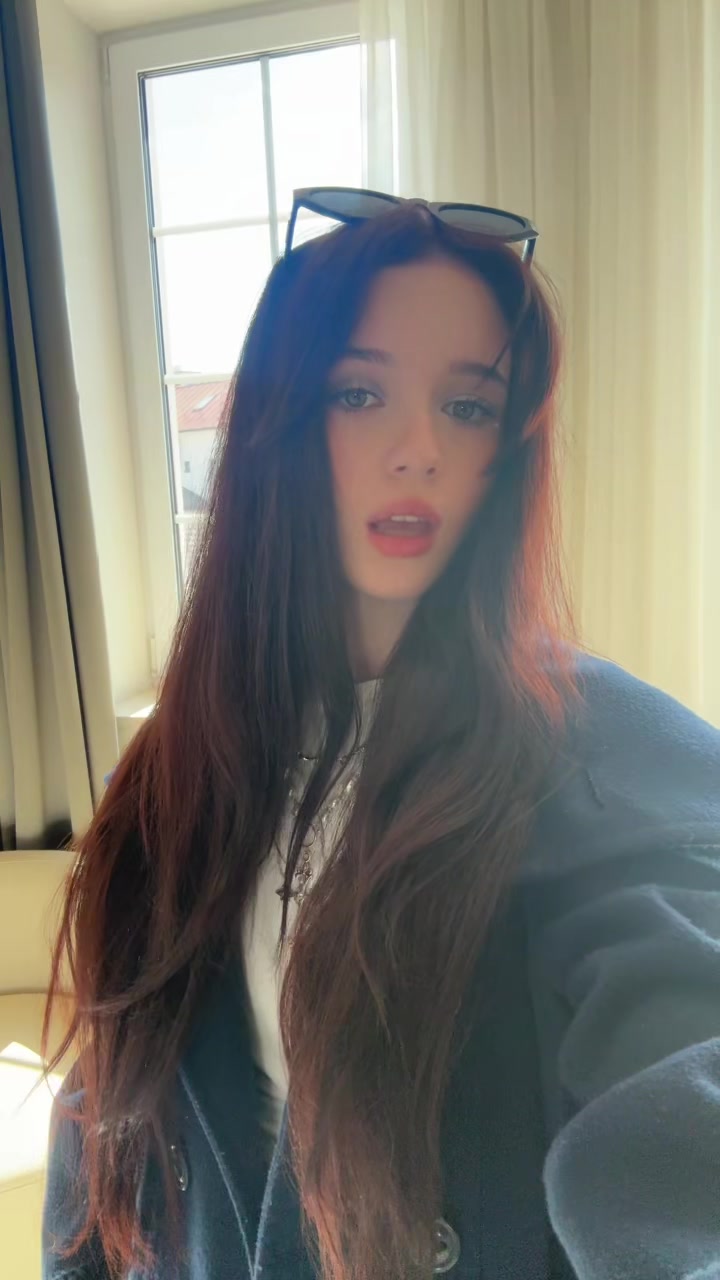 @sannyv_