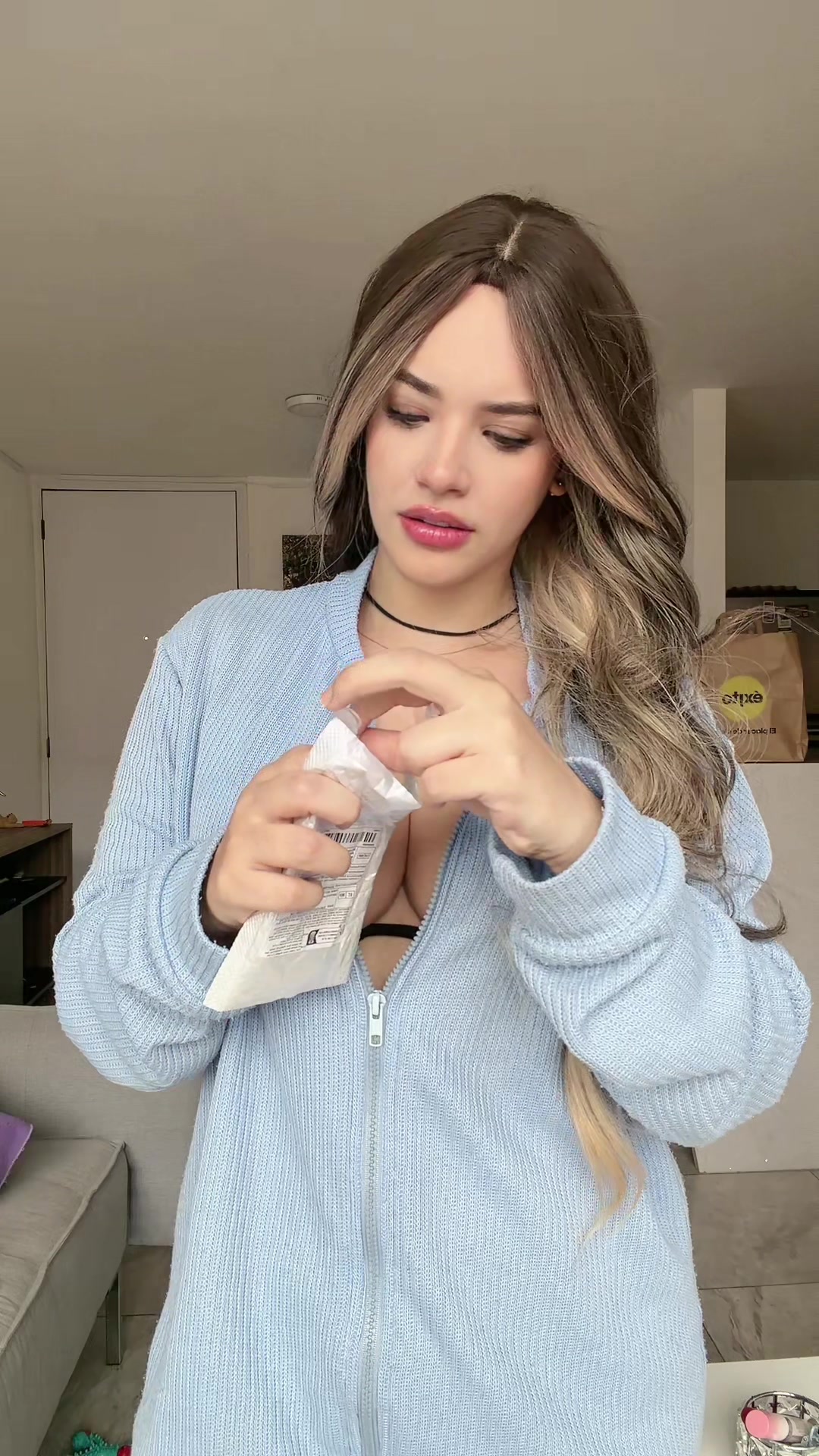 @Vhalery Reina 🕷️🤍