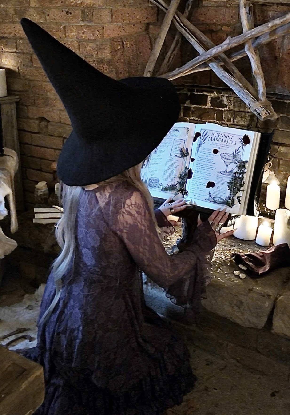 @Stella🔮 Witch of the Moon 🌙