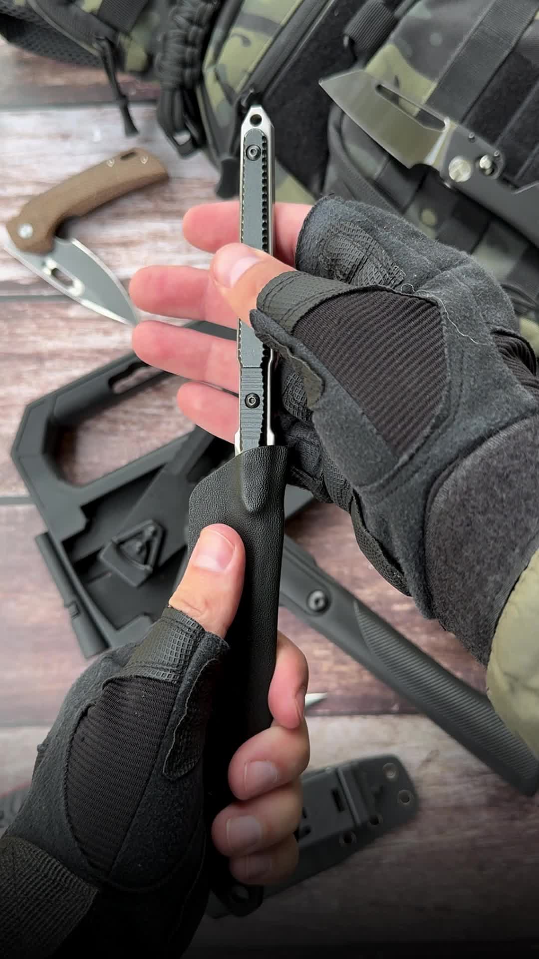 @survival.knives