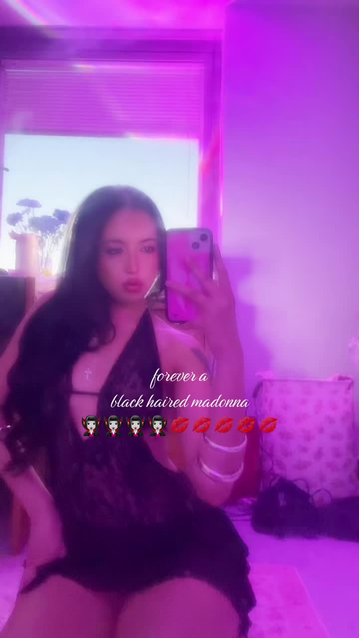 @sara 🩰🪽🦢
