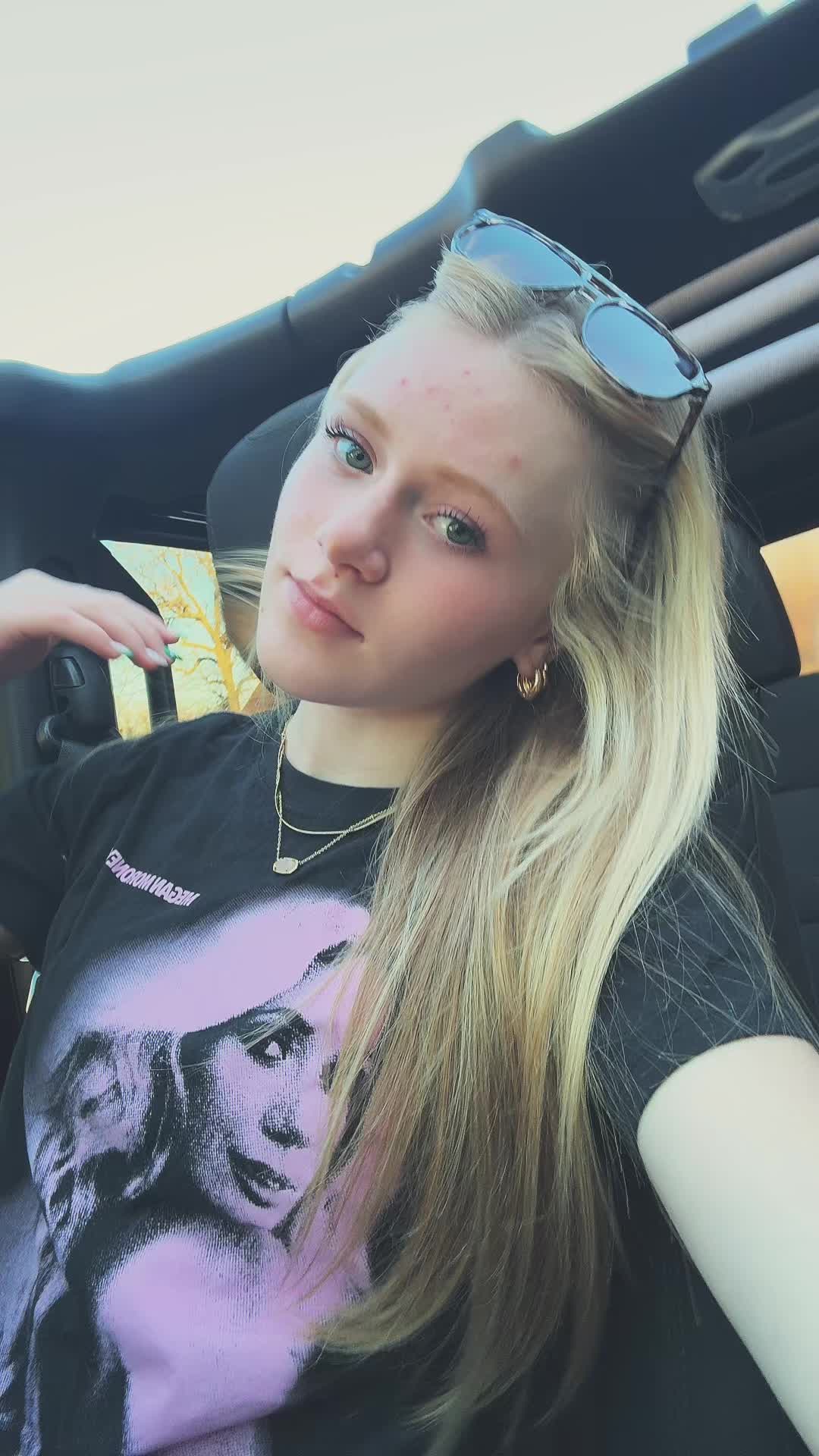 @mikaila