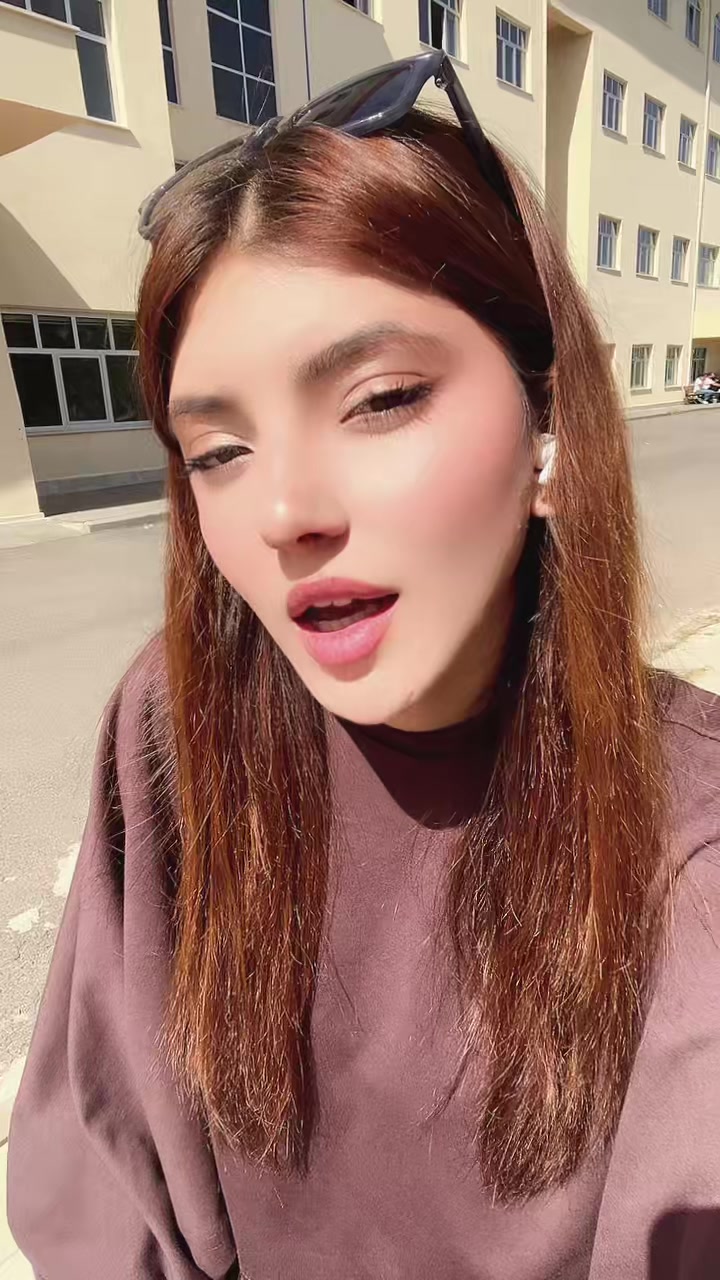 @Menekşe