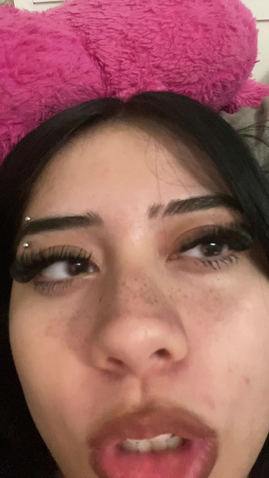 @️