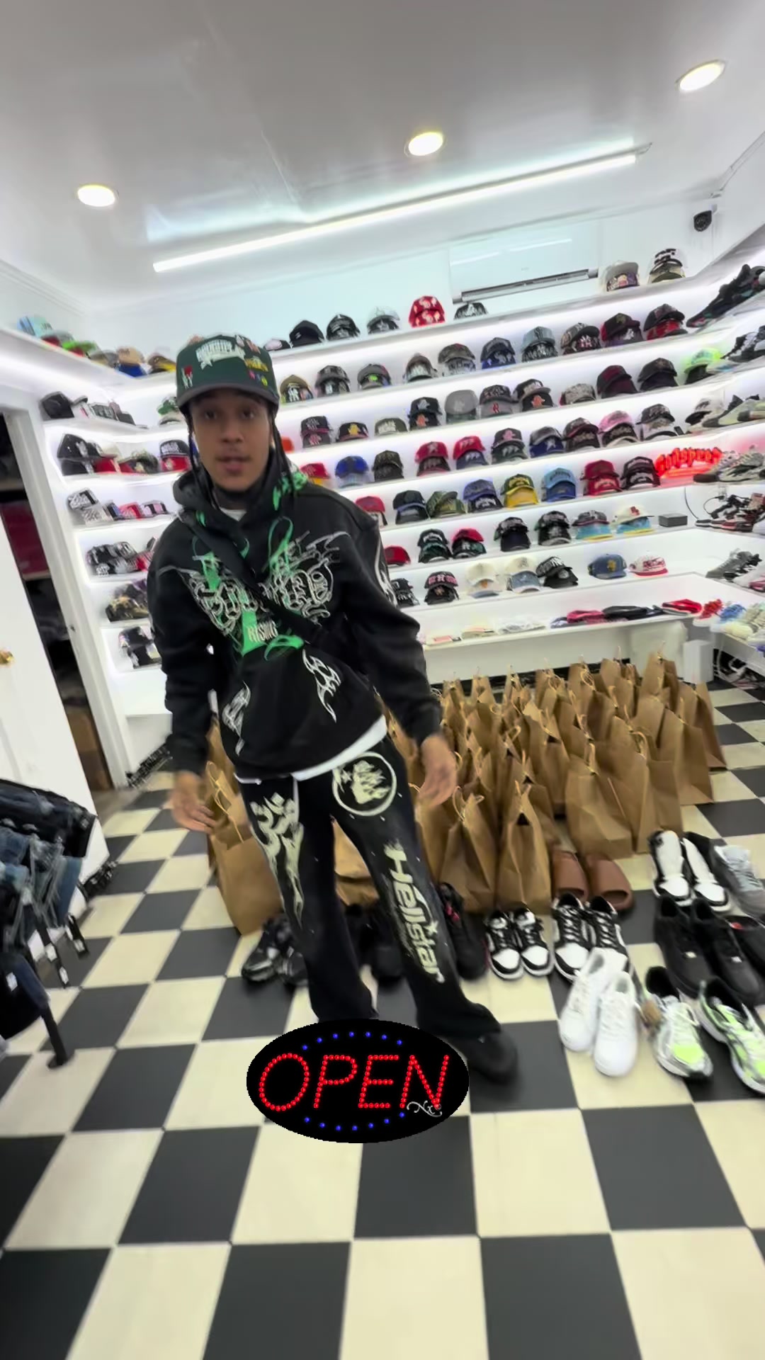 @LUAN SNEAKERS