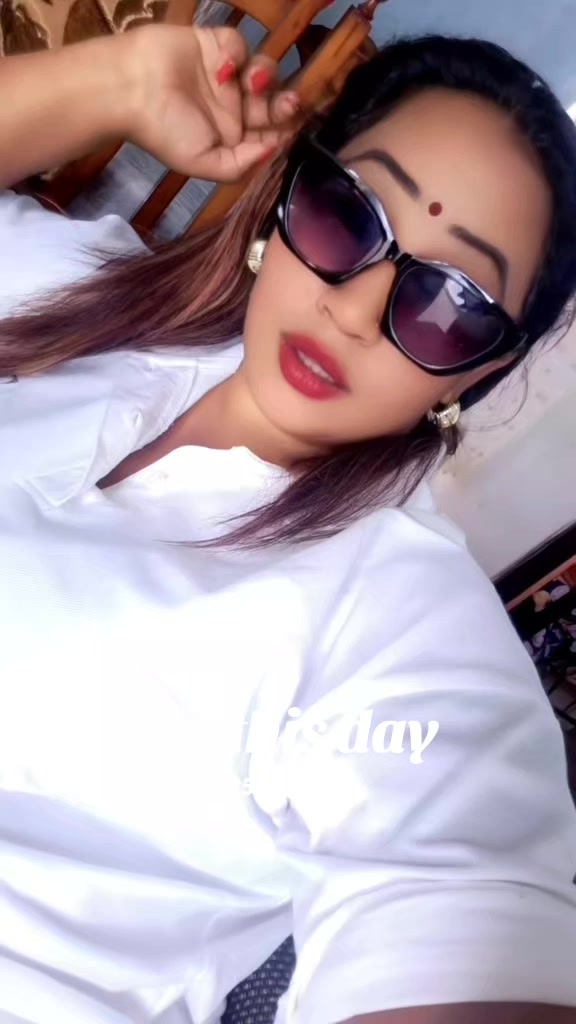 @Brinda_😗