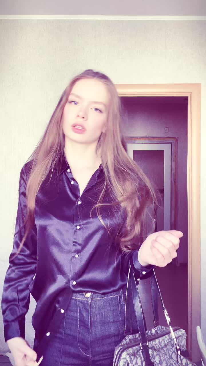 @юля