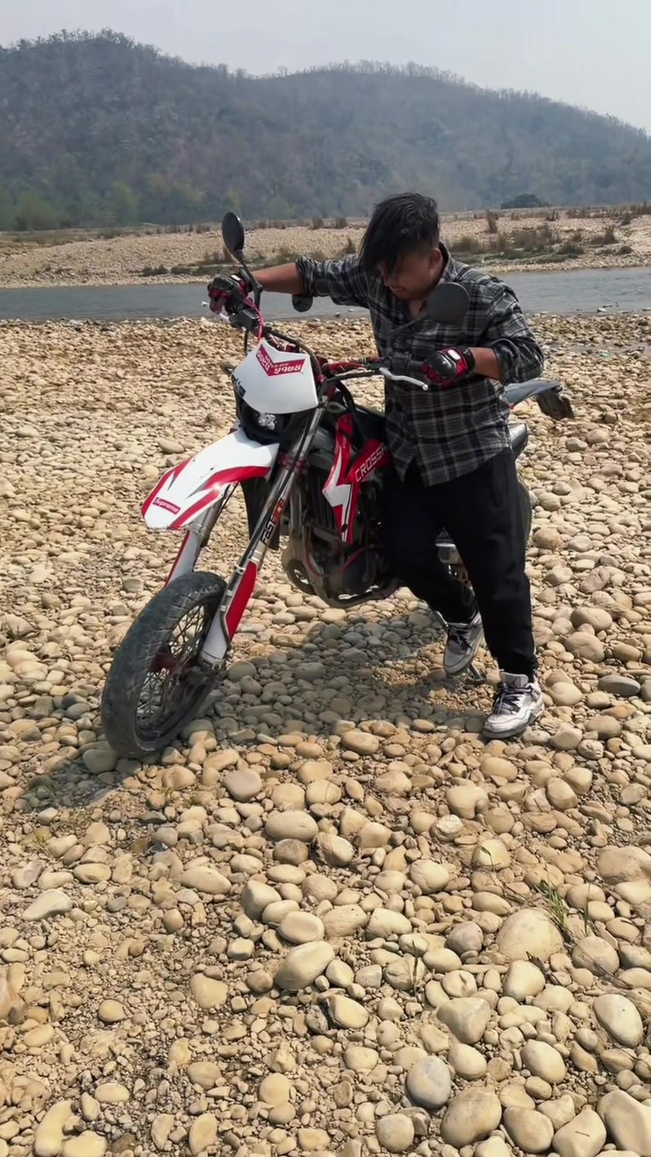 @nishoolxettri
