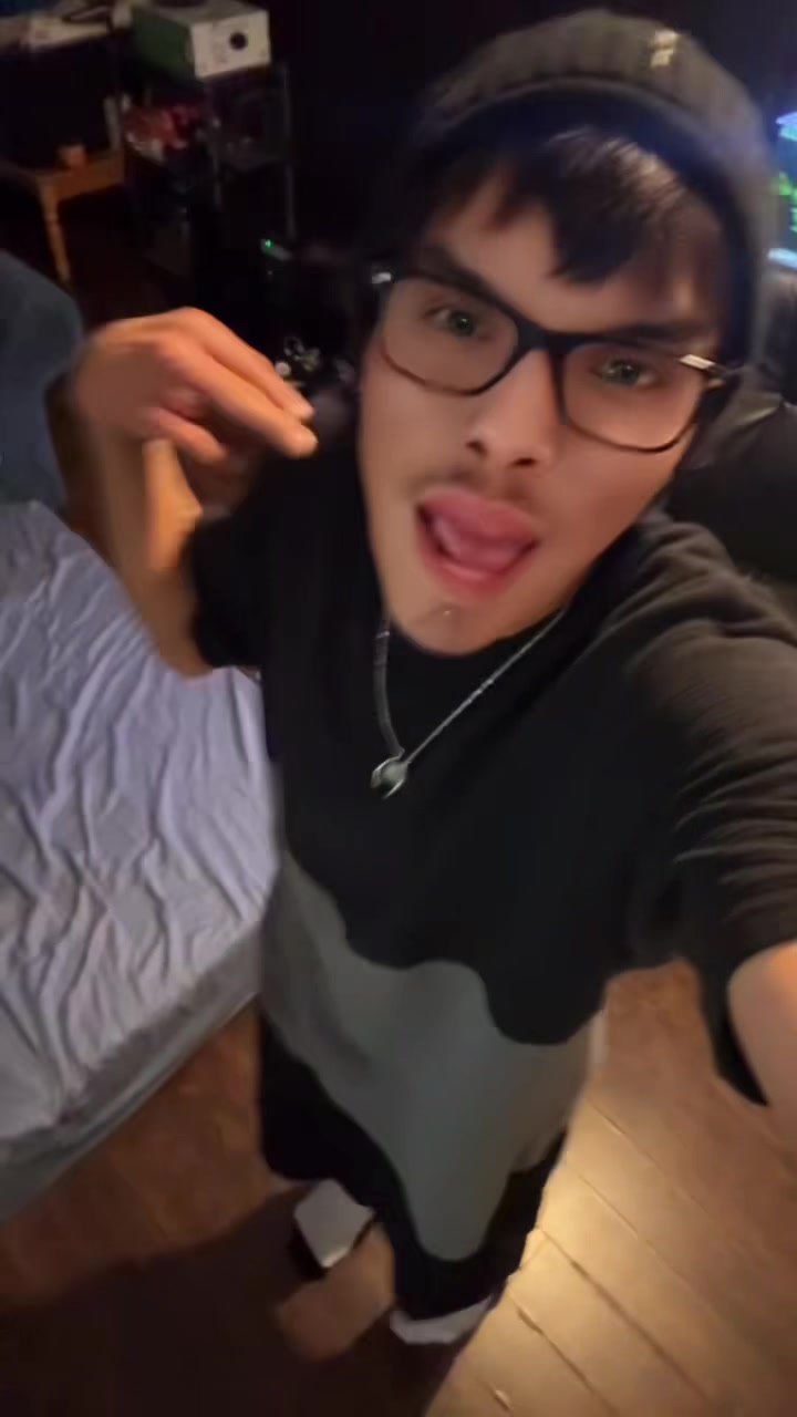 @AyeAyeRon