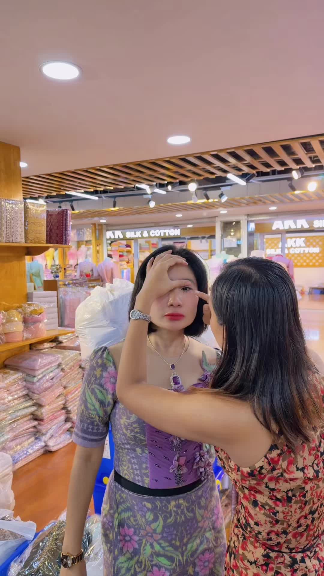 @Akk Silk (official account)