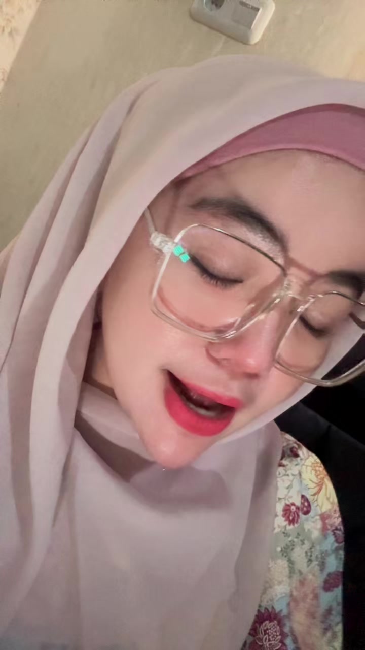 @Chechecyl
