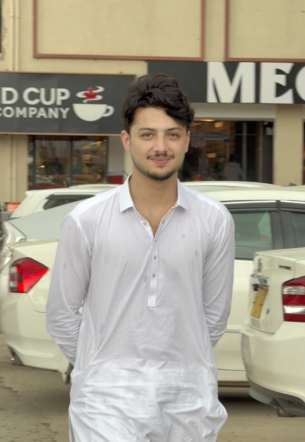 @Hussain_🫀