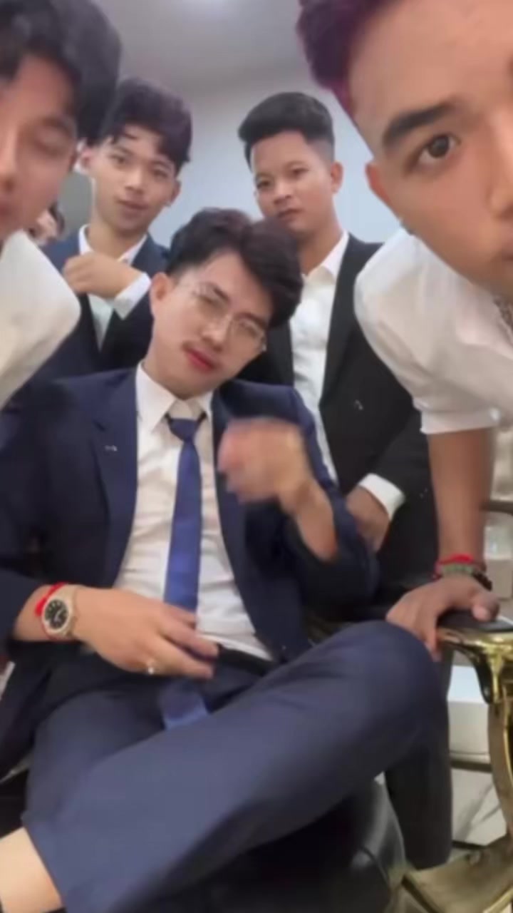 @អាទ្រី💇🏼♂️🧍🏻♂️❤️🩹