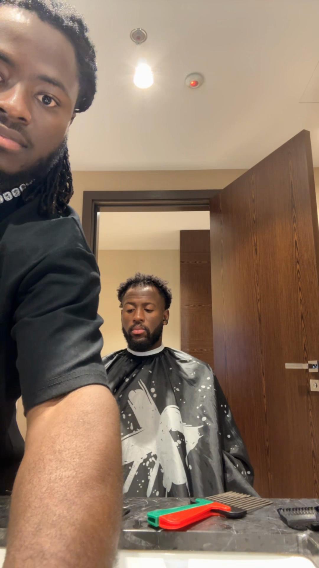 @K G CUTZ