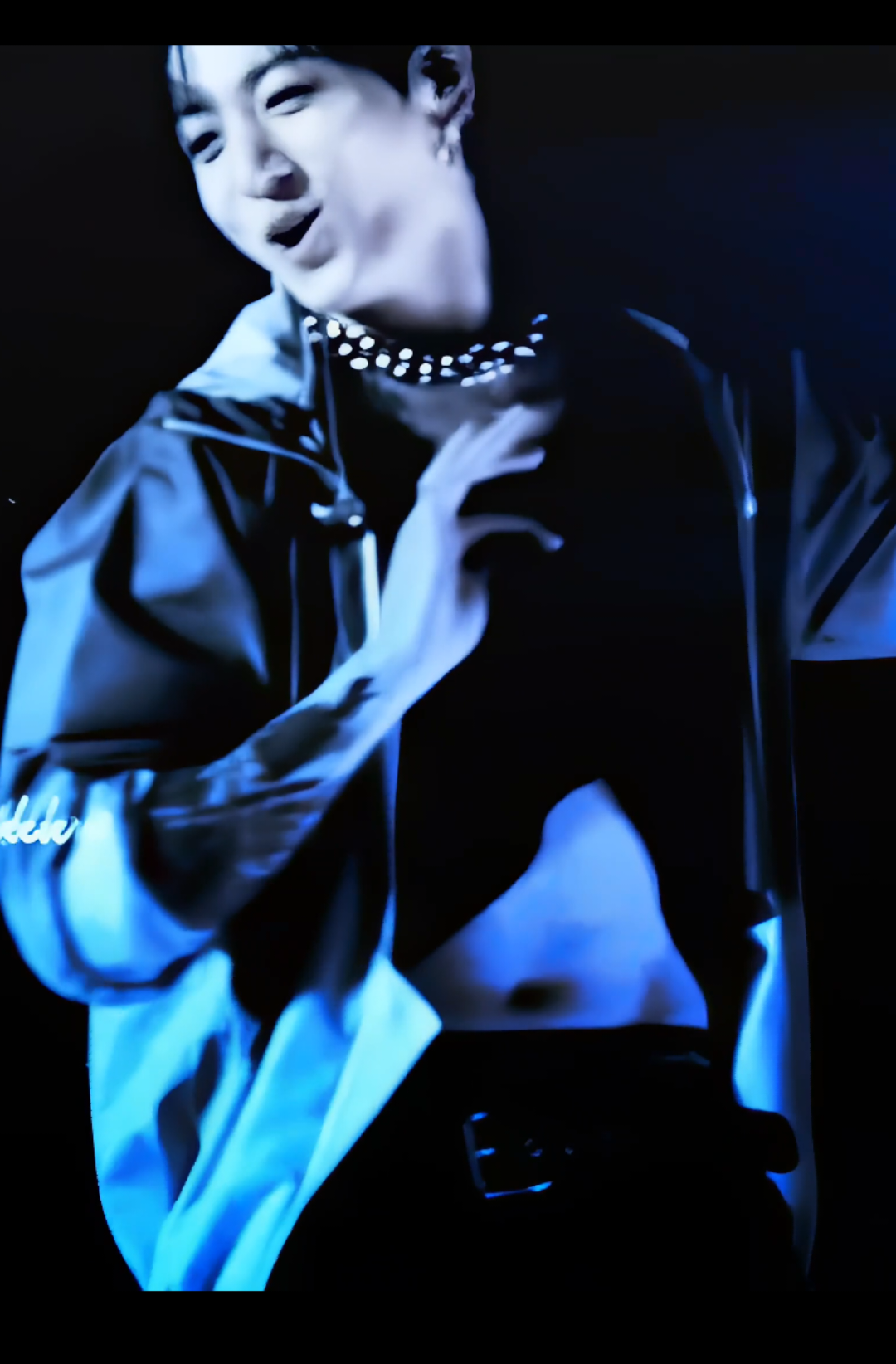 @jj1m1n⁷ is seeing BTS