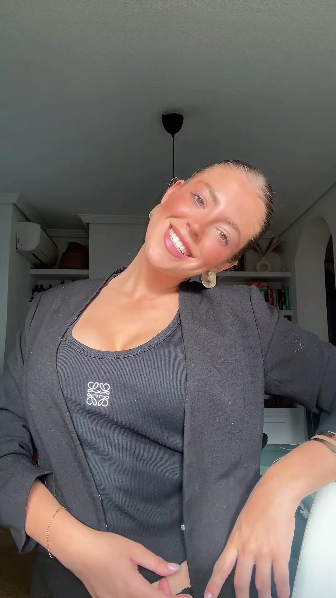 @karmons_