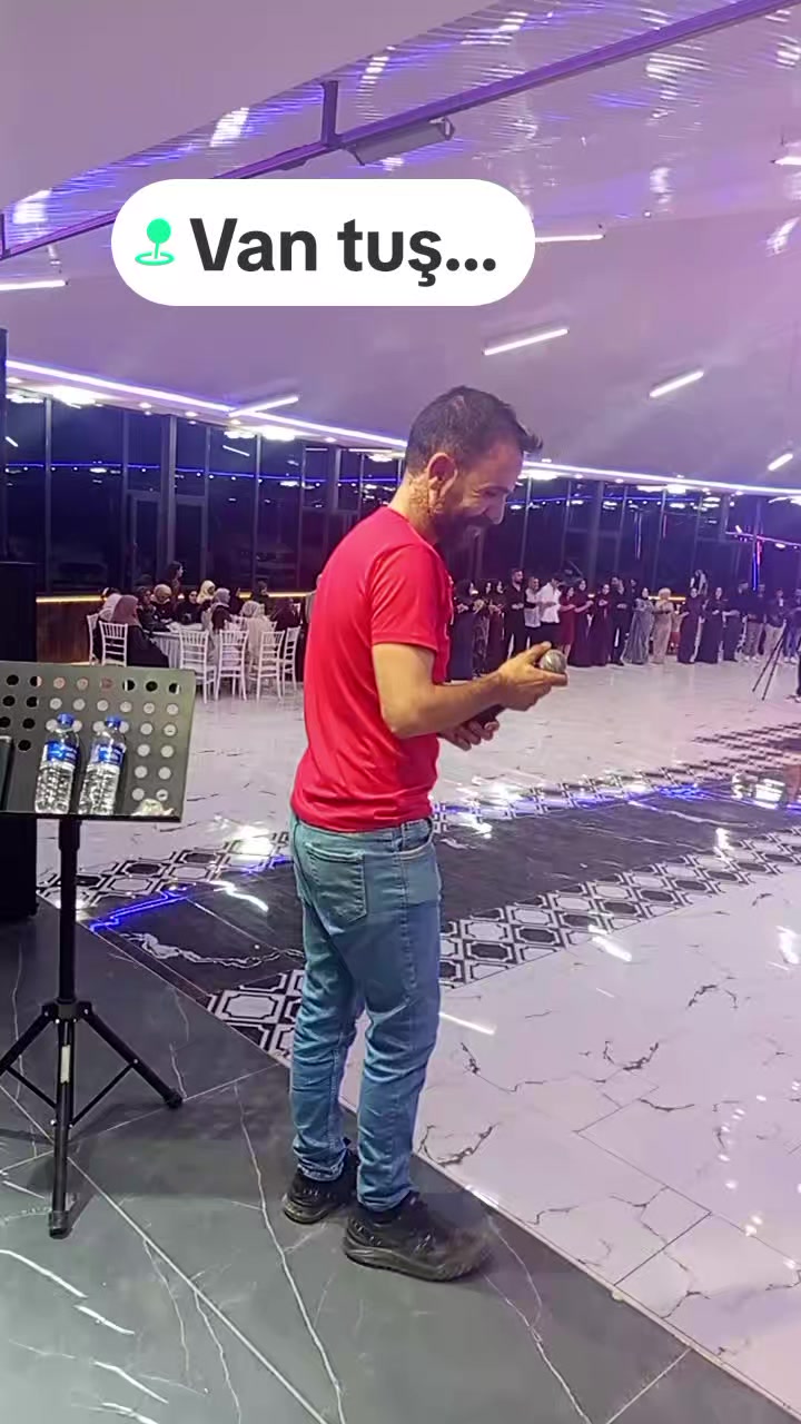 @HOZAN BAVER🎙️🎙️