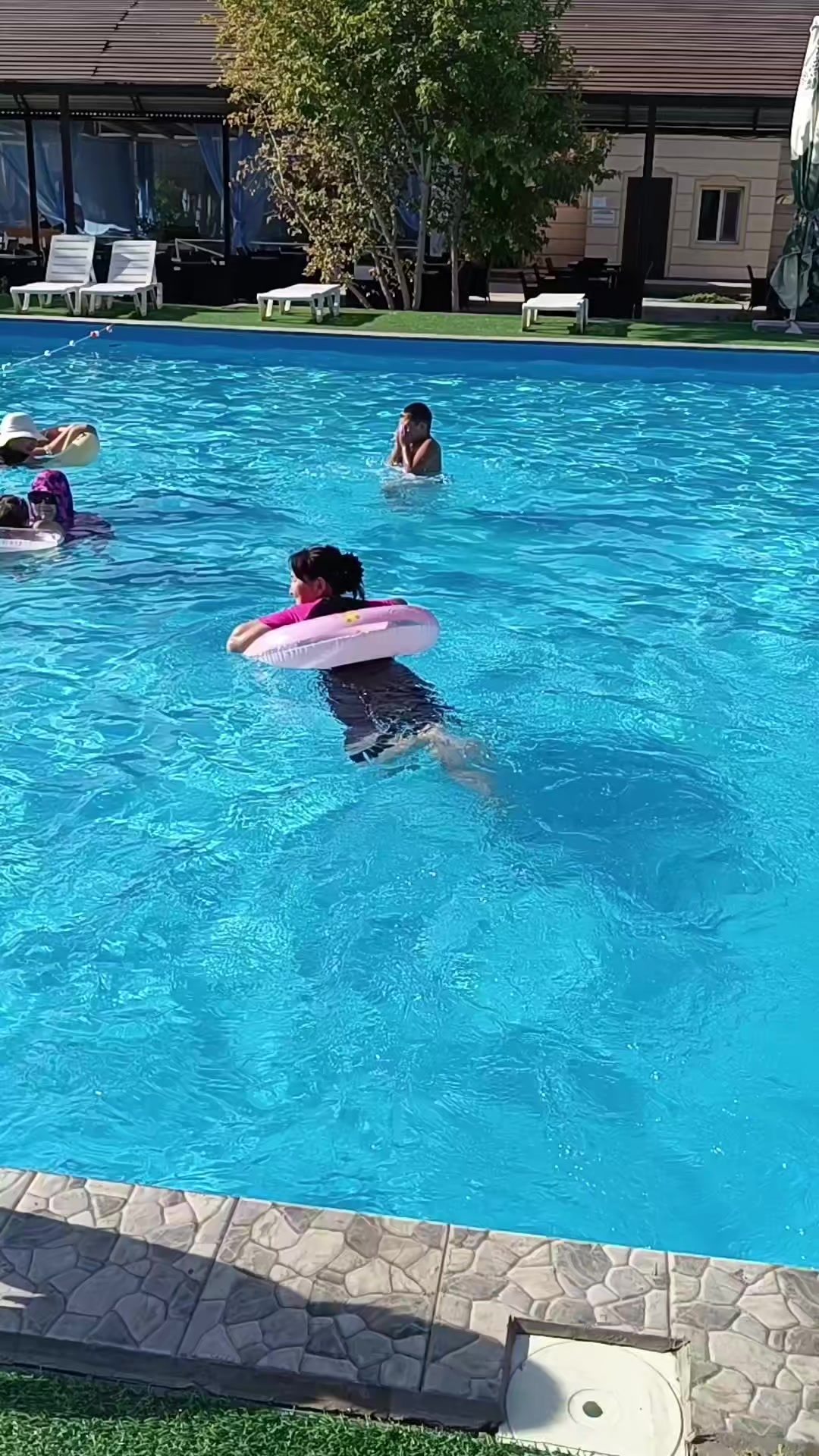 @MontiShoG