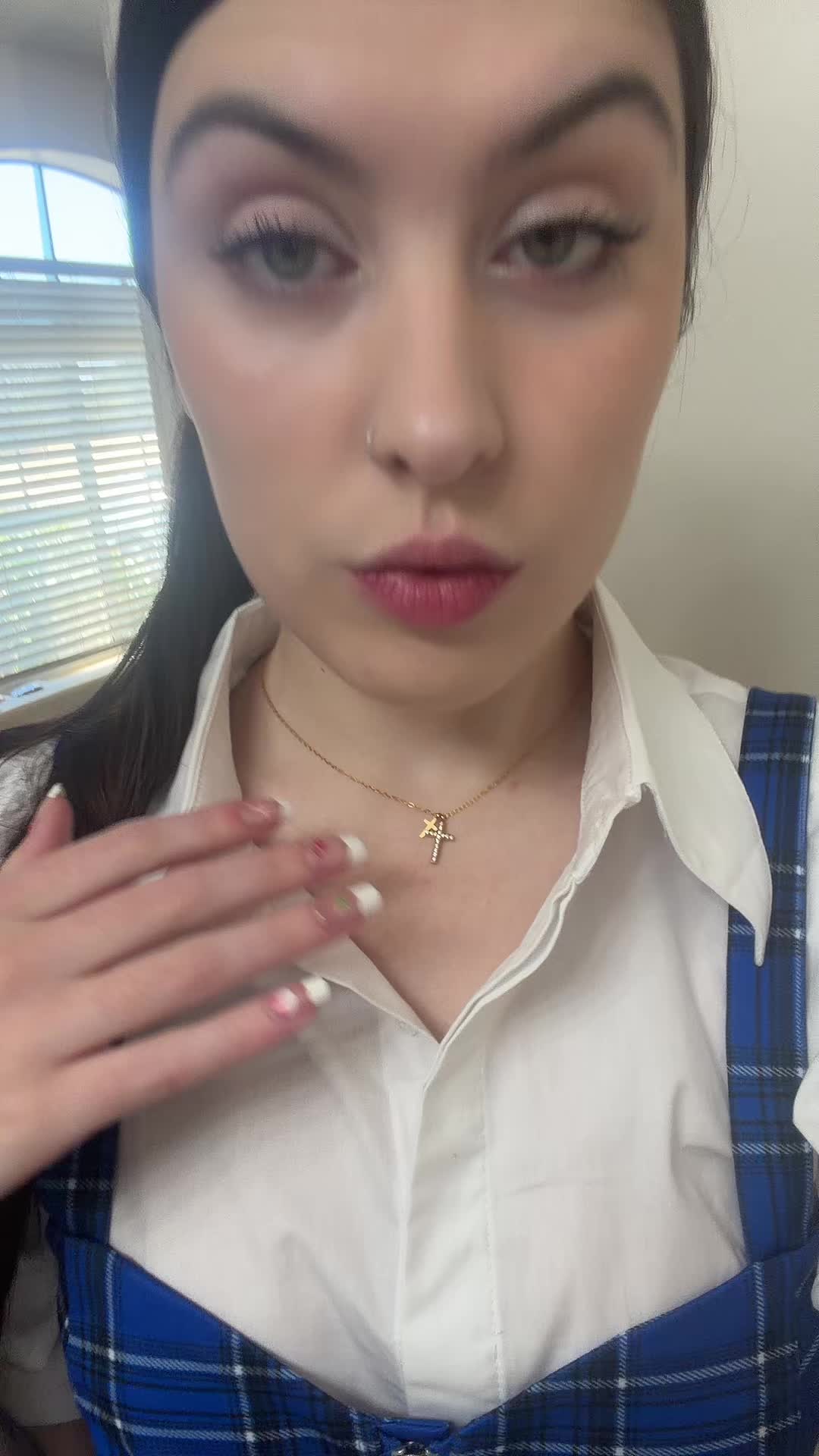 @(♡_♡)